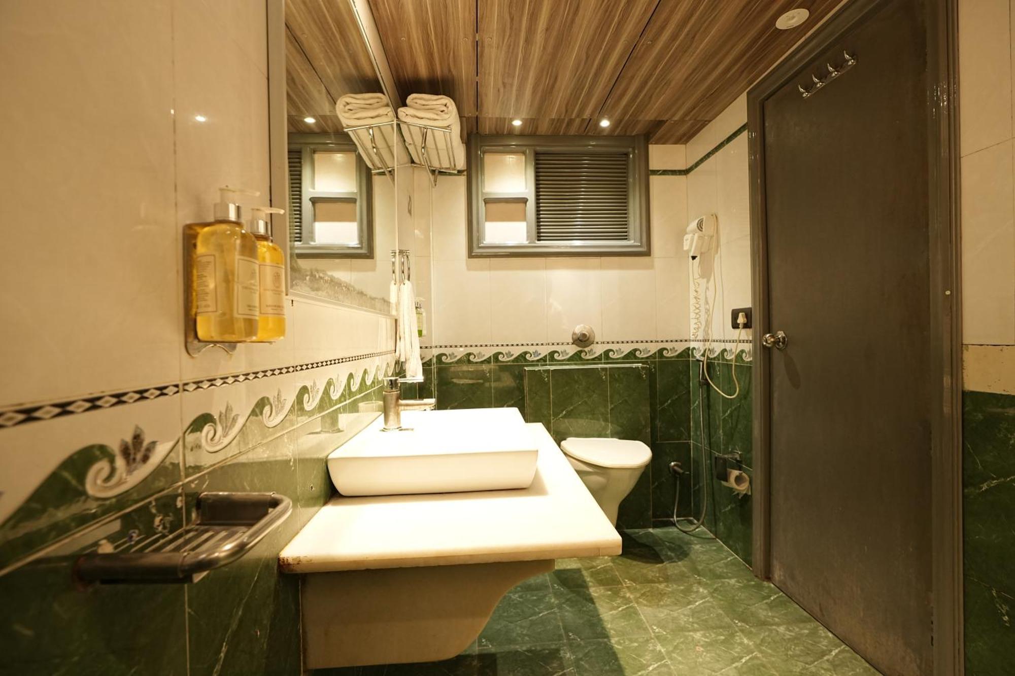Empire Suites, New Delhi Luaran gambar