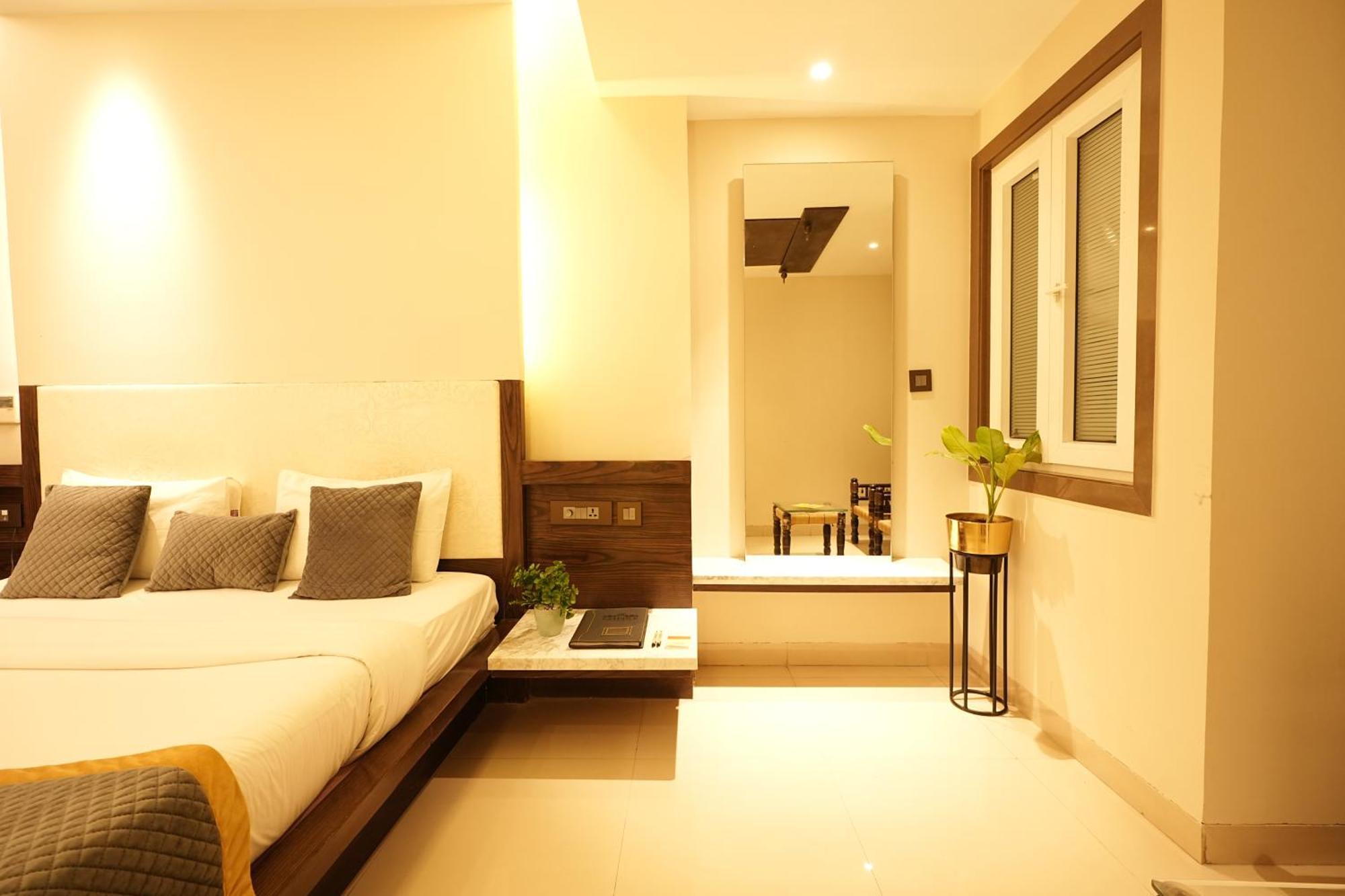 Empire Suites, New Delhi Luaran gambar